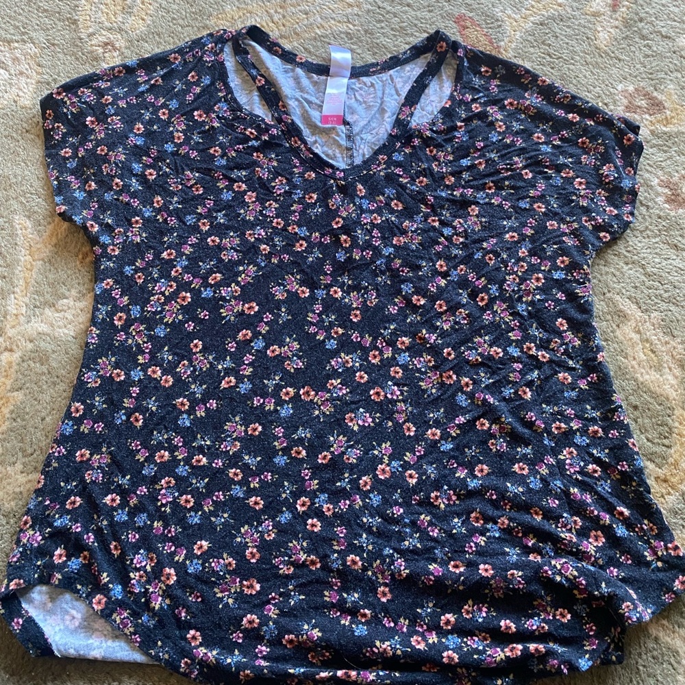 Tee